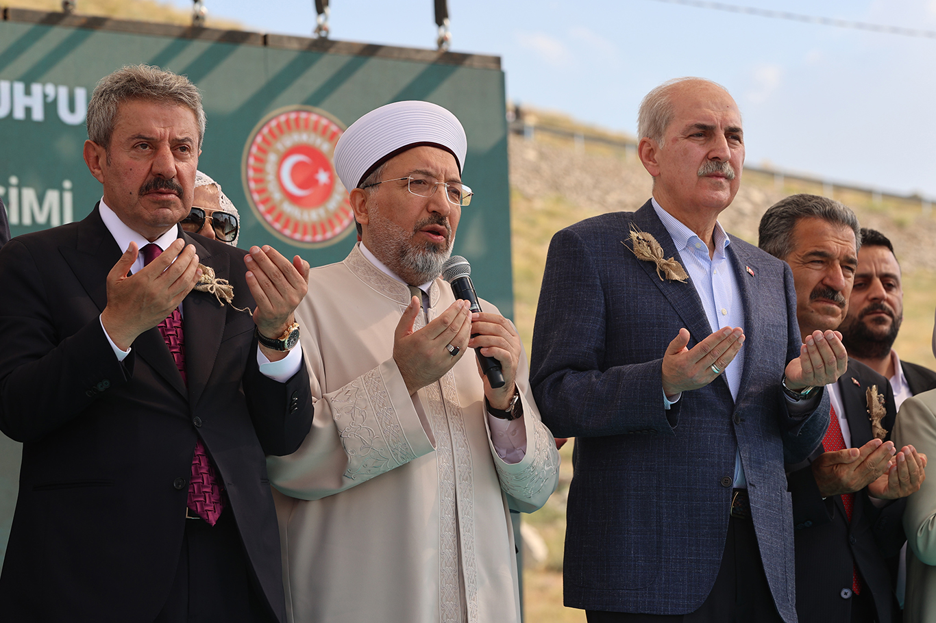 Arpaguş: İnsanlığın kurtuluşu, peygamberlerin yolunu ve rehberliğini benimsemekten geçmektedir