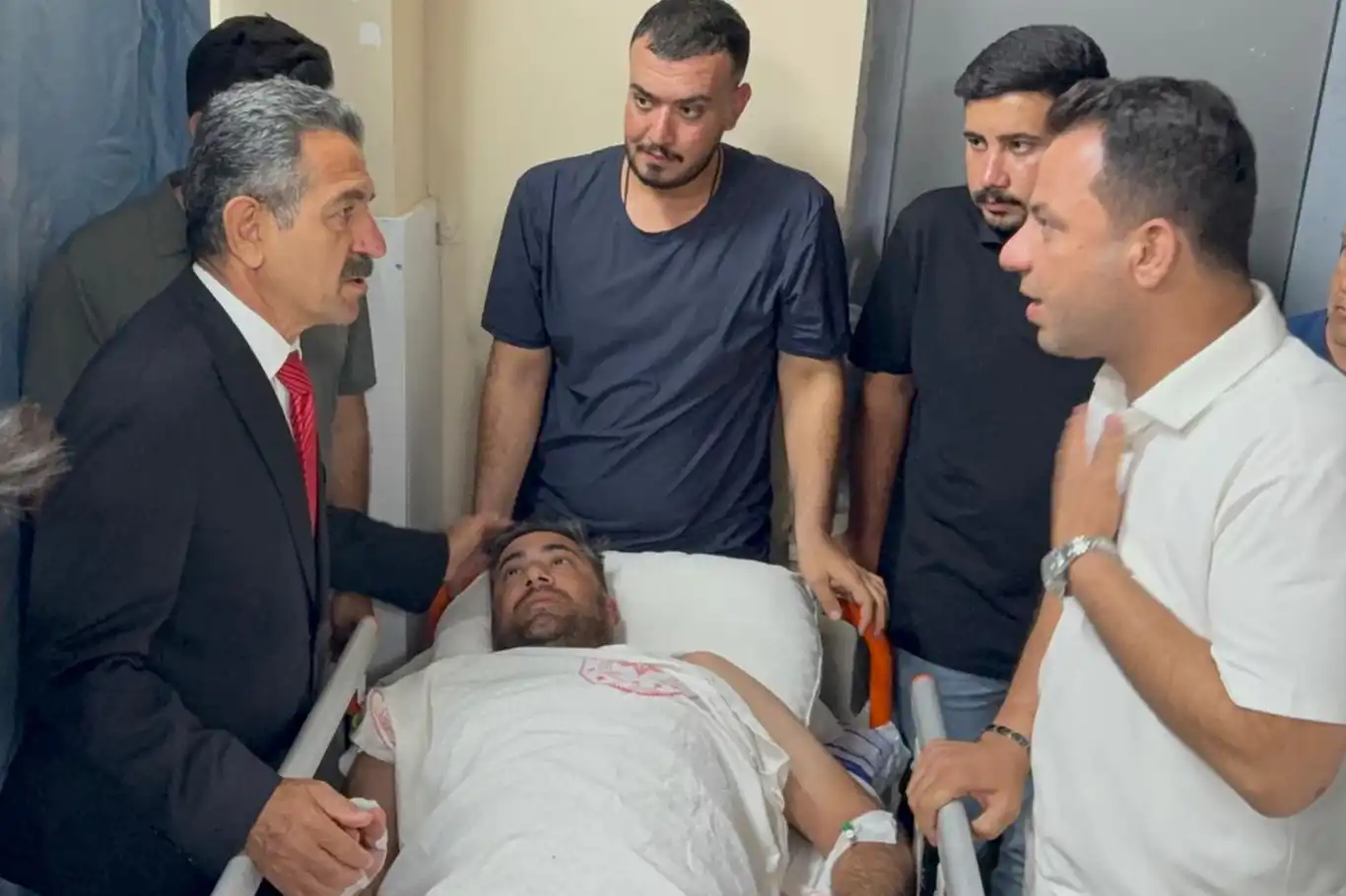 Vali Ekici, Hazreti Nuh’u anma etkinliği dönüşünde yaşanan kazada yaralananları ziyaret etti