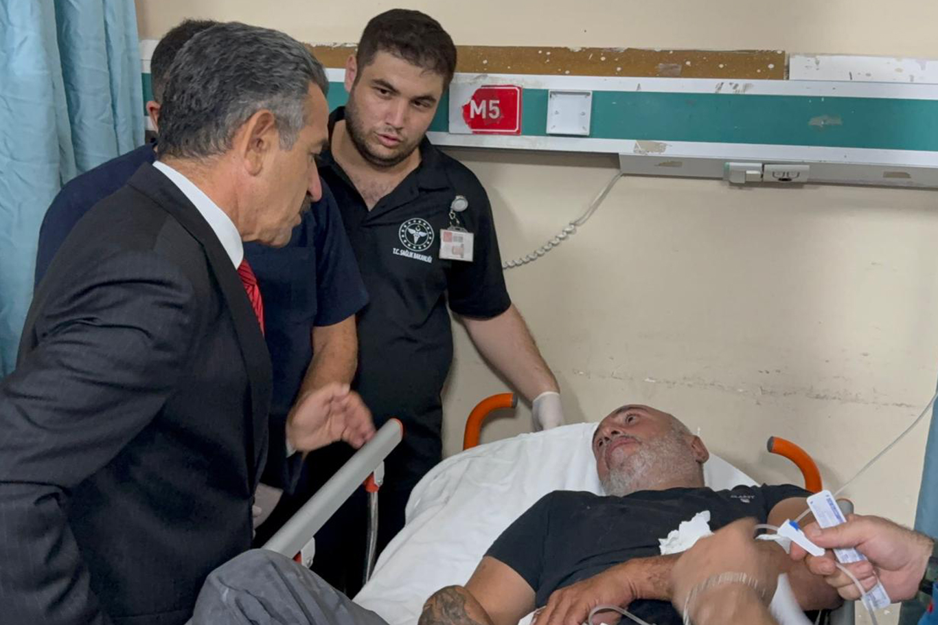 Vali Ekici, Hazreti Nuh’u anma etkinliği dönüşünde yaşanan kazada yaralananları ziyaret etti