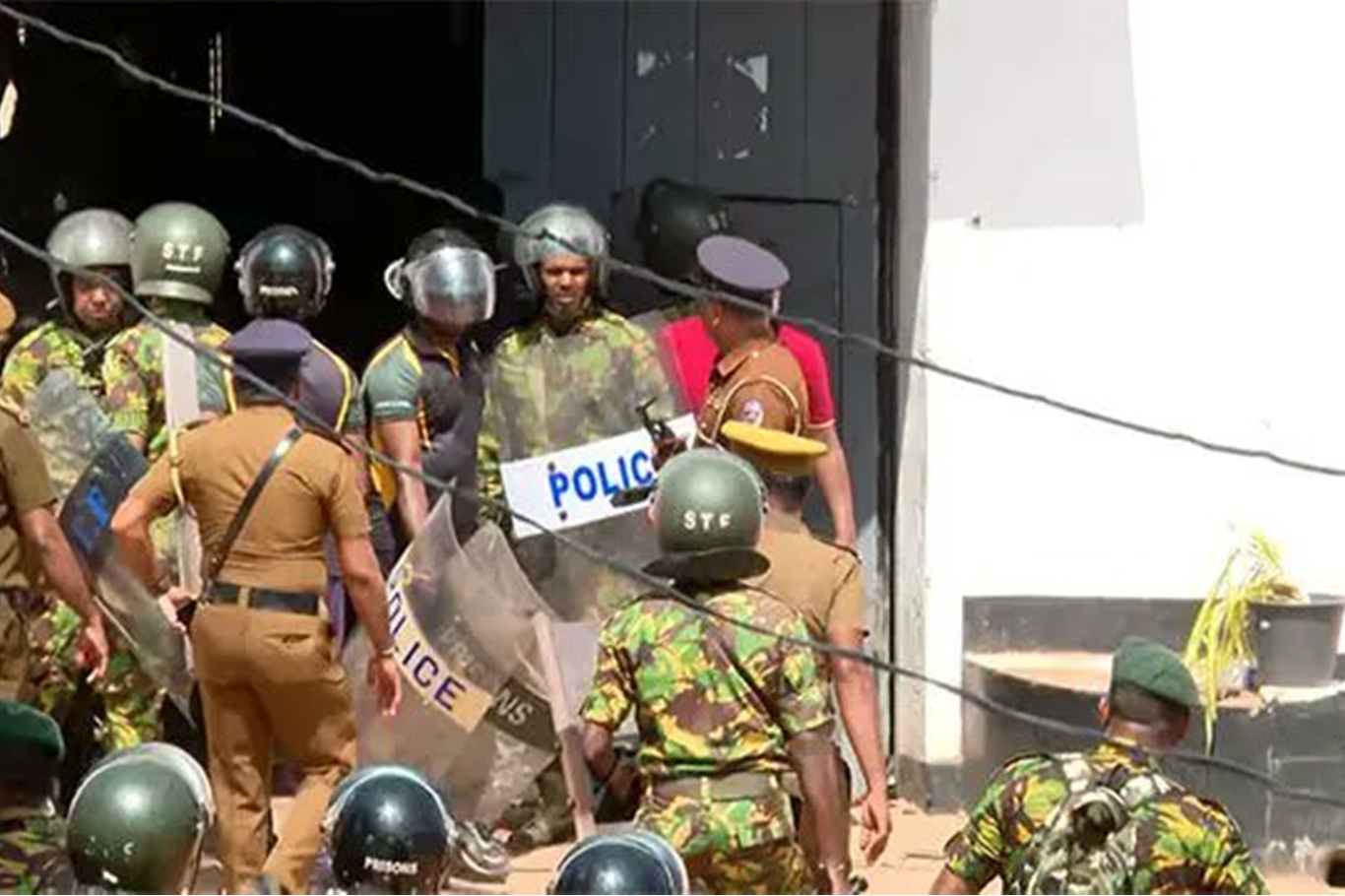 Deadly prison clashes in Sri Lanka leave at least 25 dead