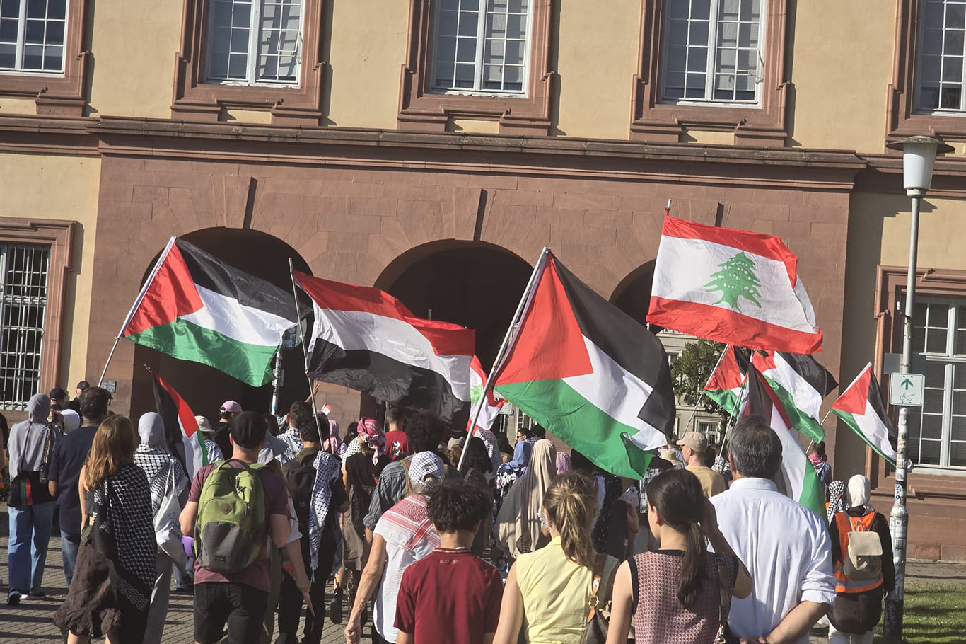 Ludwigshafen'dan Mannheim'a "Filistin'e Özgürlük" yürüyüşü