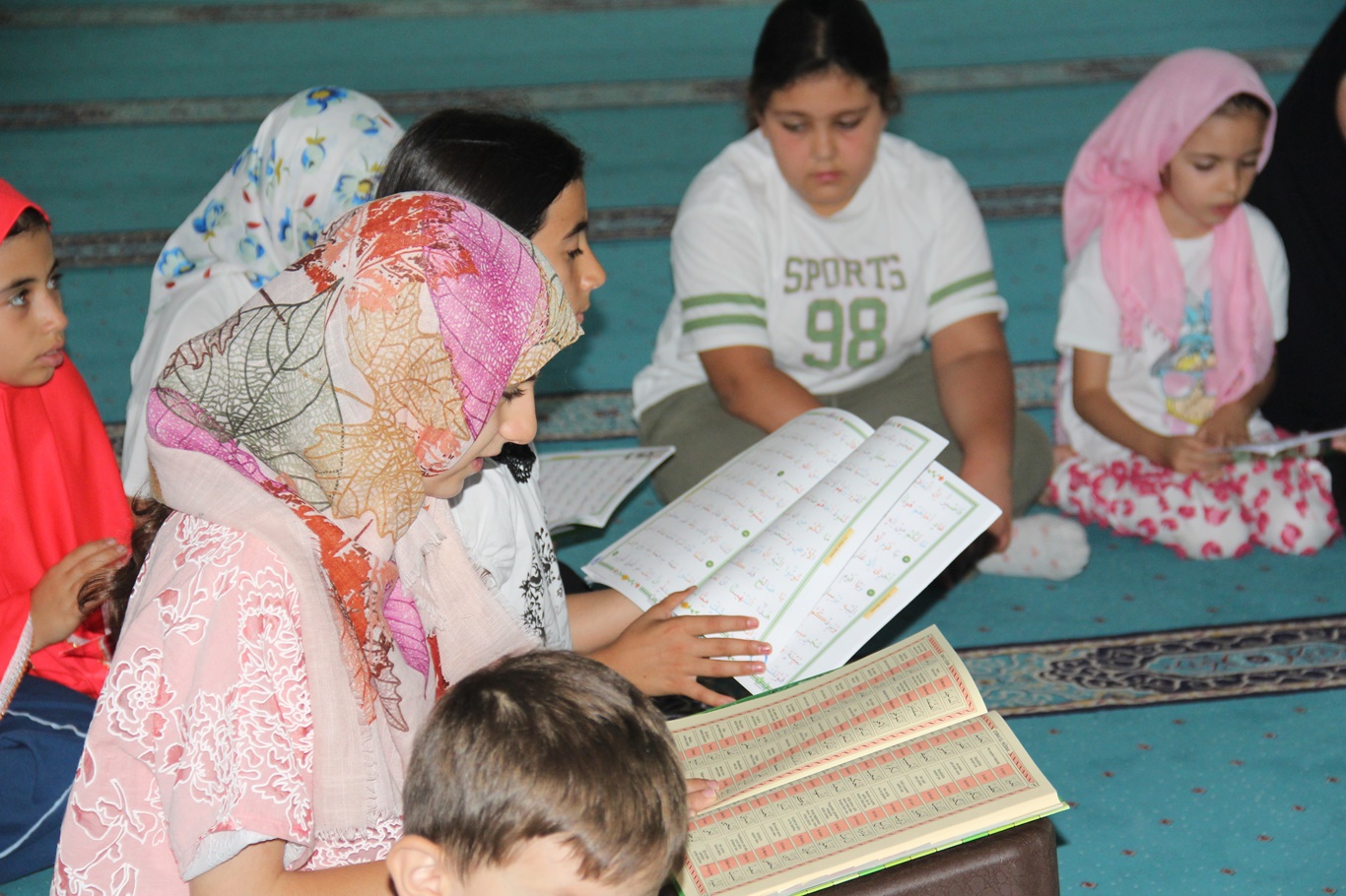 Camiler çocuk sesleriyle şenlendi, Yaz Kur'an Kursları başladı