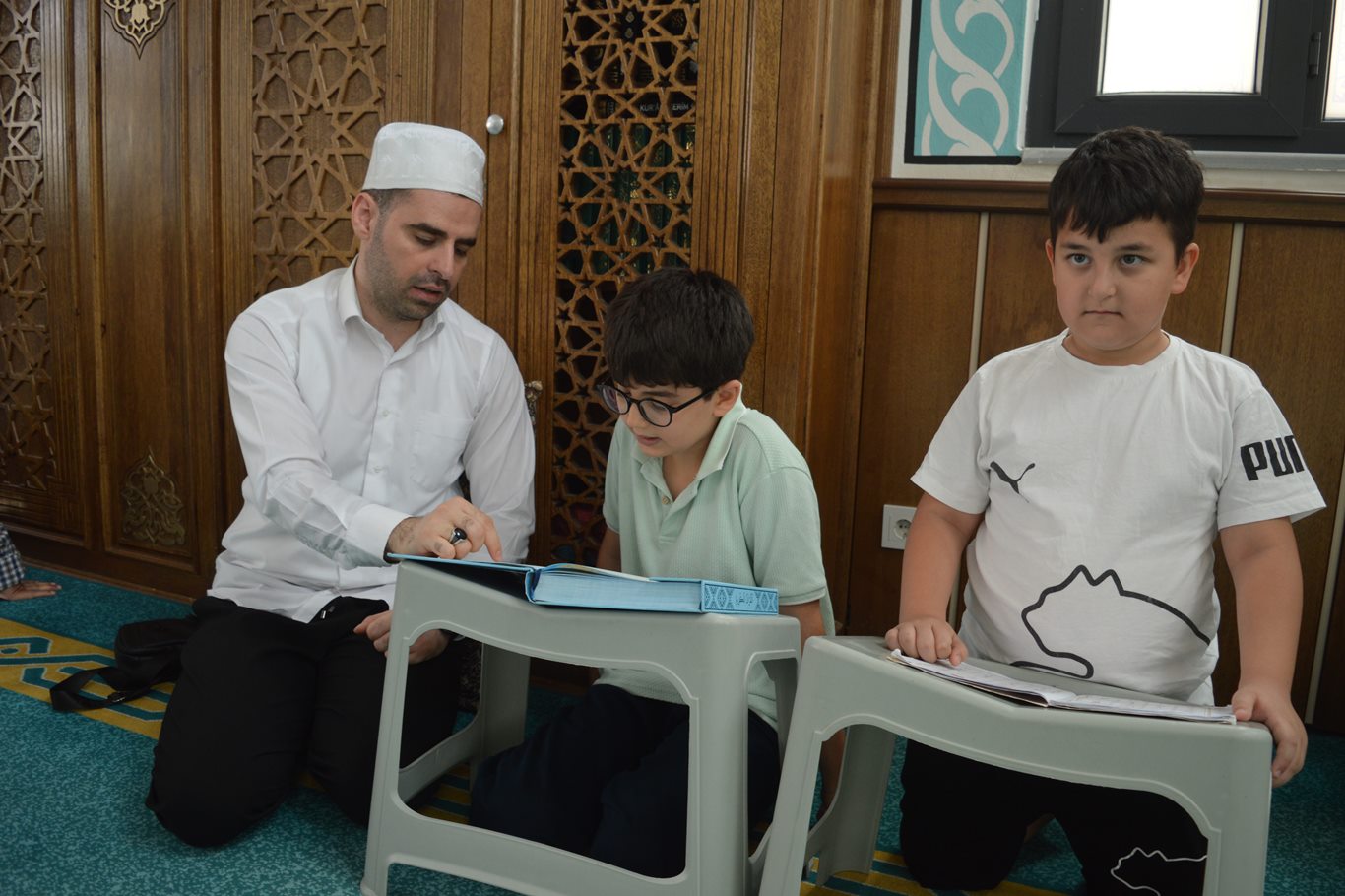 Yaz Kur'an Kursu'nda çocuklar güne salavatlarla başlıyor, Kur'an'la devam ediyor