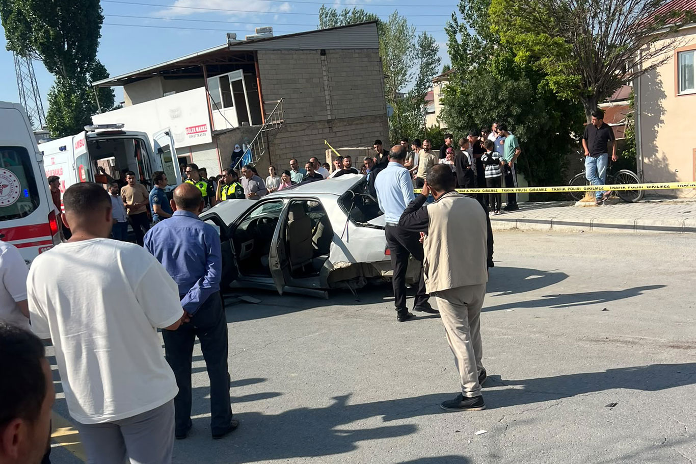 Van’da feci kaza 1 ölü, 4 yaralı