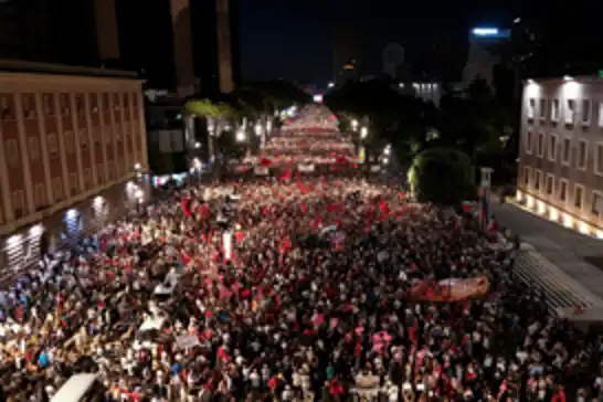 Arnavutluk'ta on binler yine sokaklarda: Trump bağlantılı proje protesto ediliyor