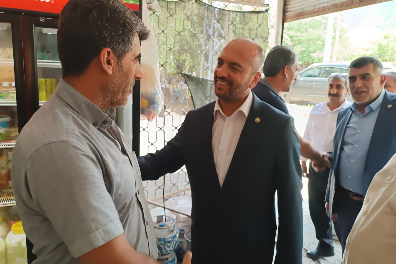 HÜDA PAR Genel Başkan Yardımcısı Şahin Palu'da vatandaş ve esnafın sorunlarını dinledi