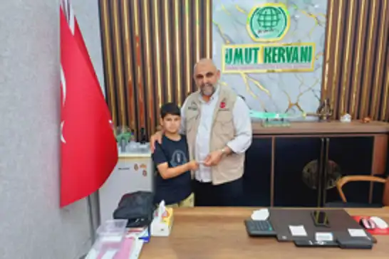 Haftalığını Gazze'deki ihtiyaç sahiplerine ulaştırmak üzere Umut Kervanı'na bağışladı