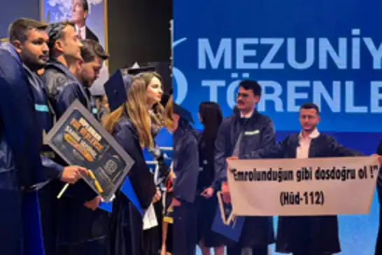 Mezuniyette ayete tahammülsüzlük