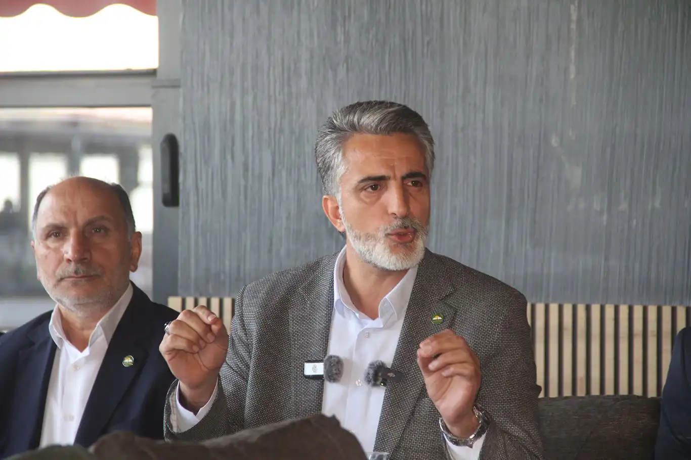 HÜDA PAR Sözcüsü Emiroğlu’ndan Bingöl Belediyesi’ne tepki: 41 projeden sadece biri yapıldı