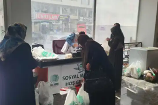Van'da Umut Kervanı'ndan ihtiyaç sahibi ailelere yardım 