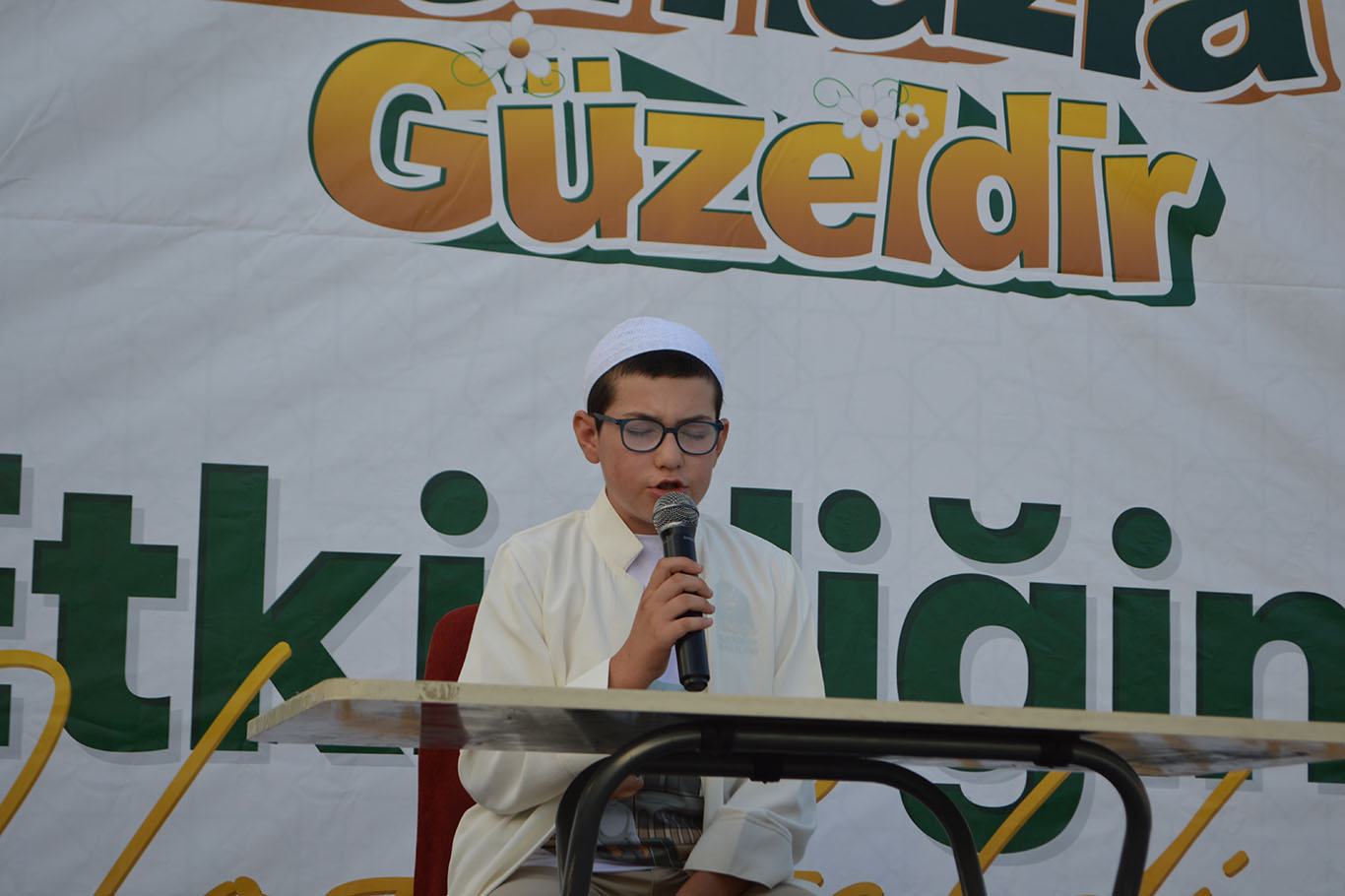 Şanlıurfa'da çocuklar "Hayat Namazla Güzeldir" etkinliğinde buluştu