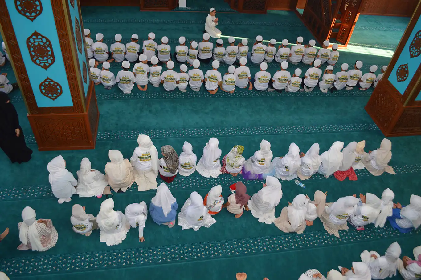 Şanlıurfa'da çocuklar "Hayat Namazla Güzeldir" etkinliğinde buluştu