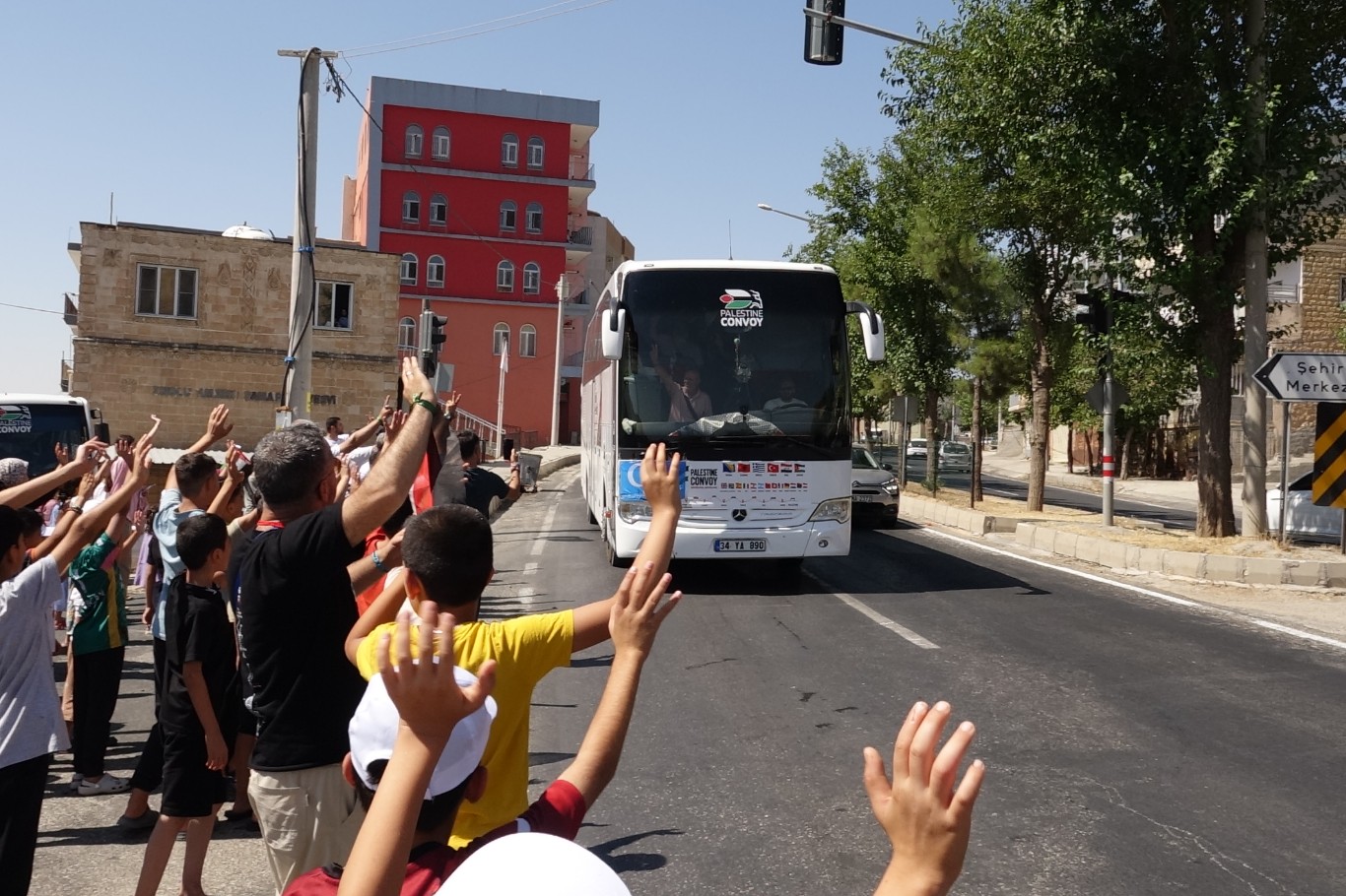 Filistin Konvoyu Habur Sınır Kapısın’a doğru yola çıktı 