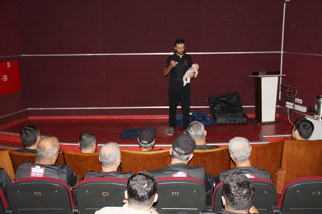 Umut Kervanı Arama Kurtarma ekibine 2 günlük ilk yardım eğitimi