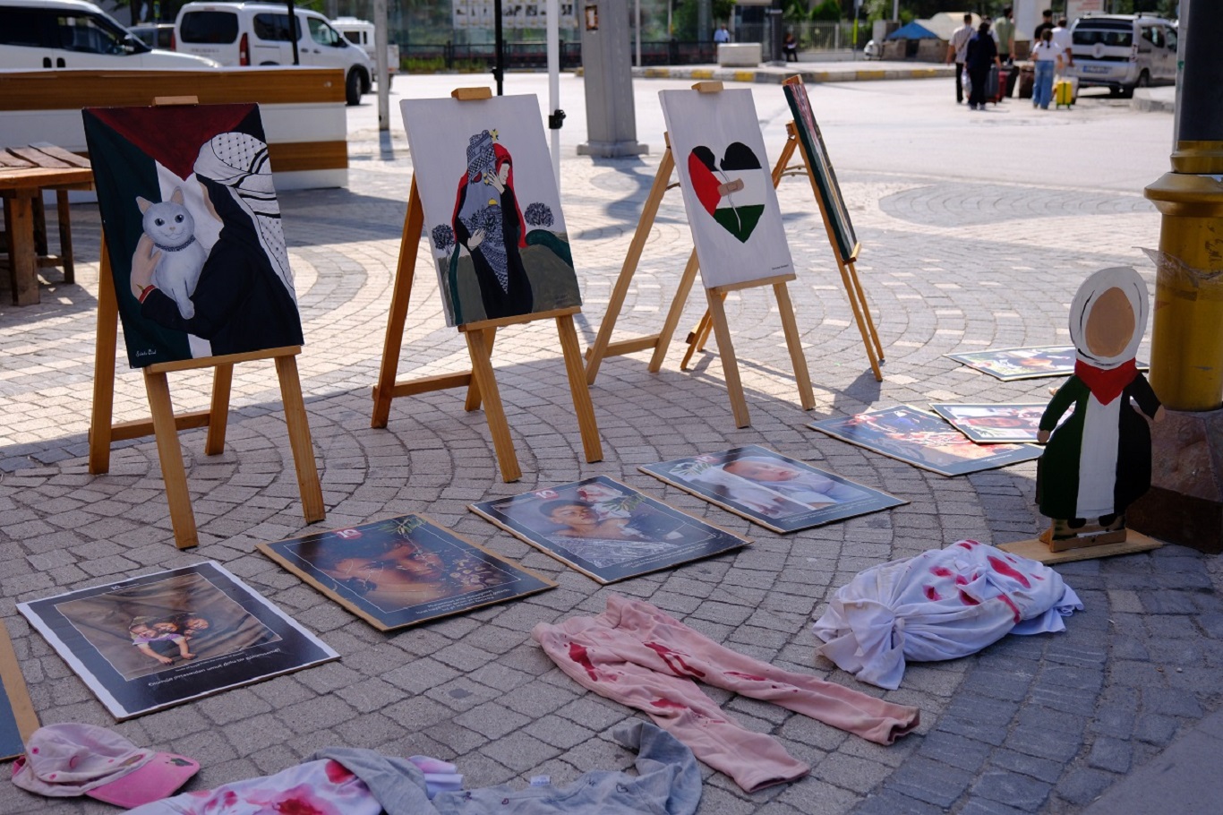 Van’da “Gazze Resim Sergisi” açıldı