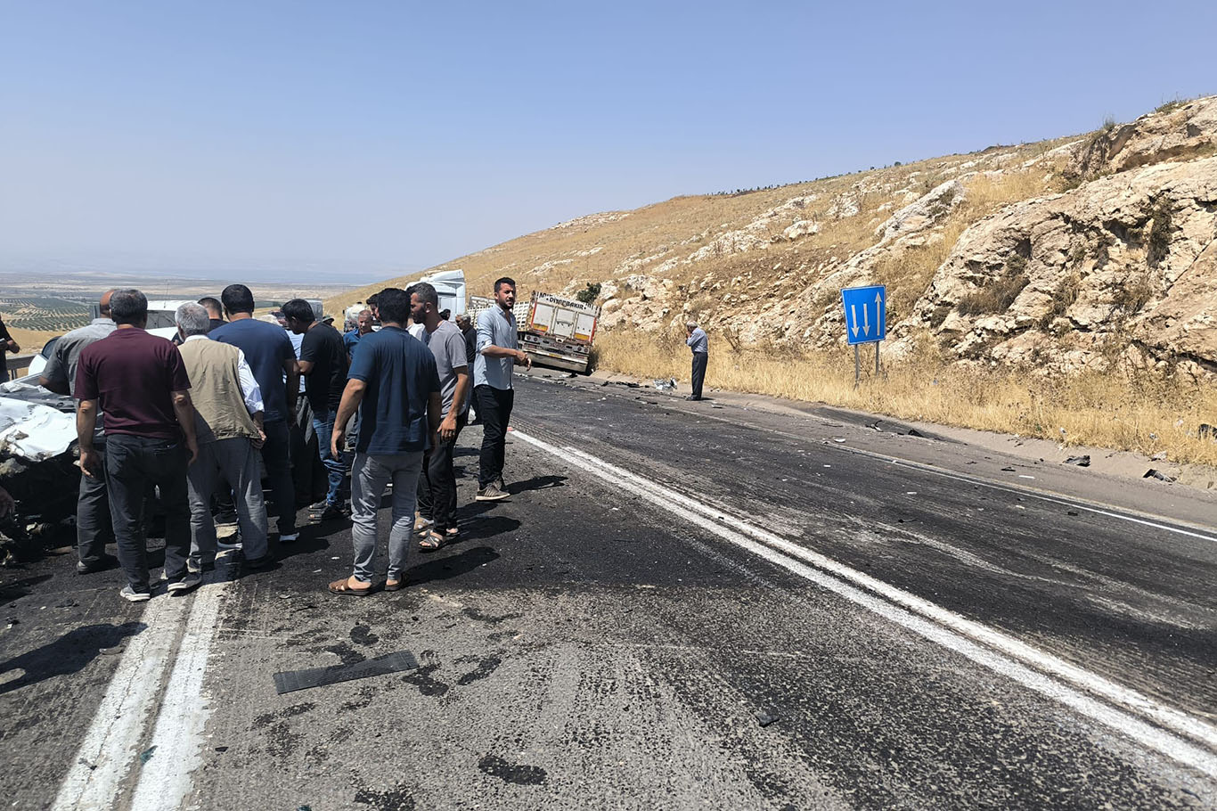 Gaziantep'te seyir halindeki tır ile otomobil çarpıştı: 1 ağır yaralı