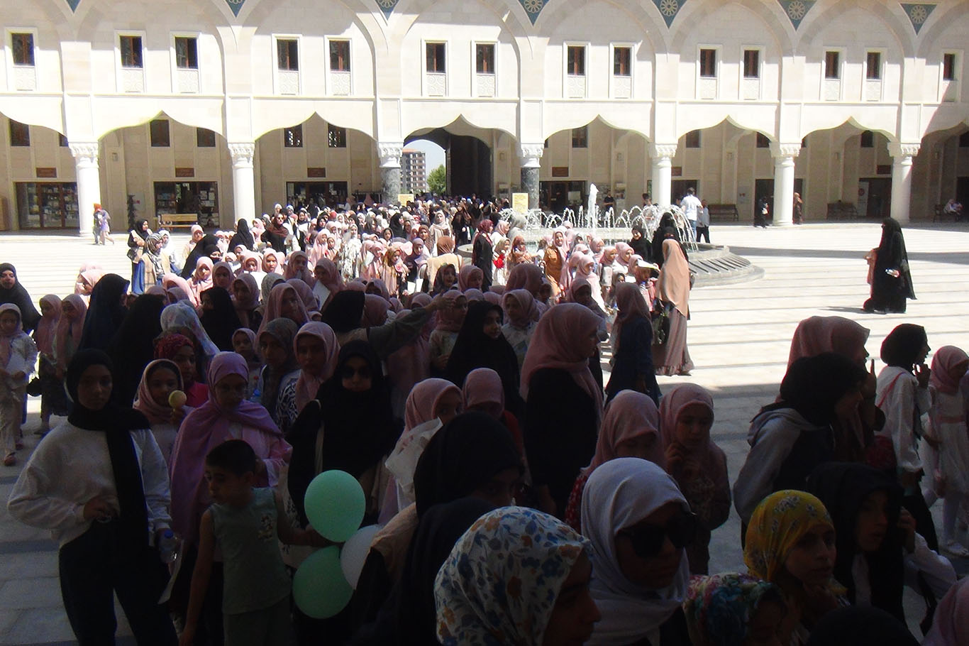 Gaziantep'te "Hayat Namazla Güzeldir" etkinliği: Yüzlerce çocuk Millet Camii'nde buluştu