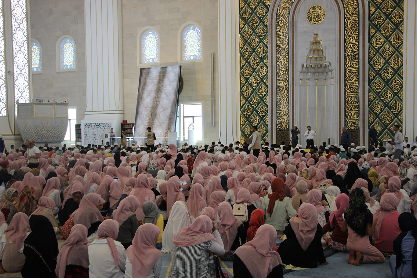 Gaziantep'te "Hayat Namazla Güzeldir" etkinliği: Yüzlerce çocuk Millet Camii'nde buluştu