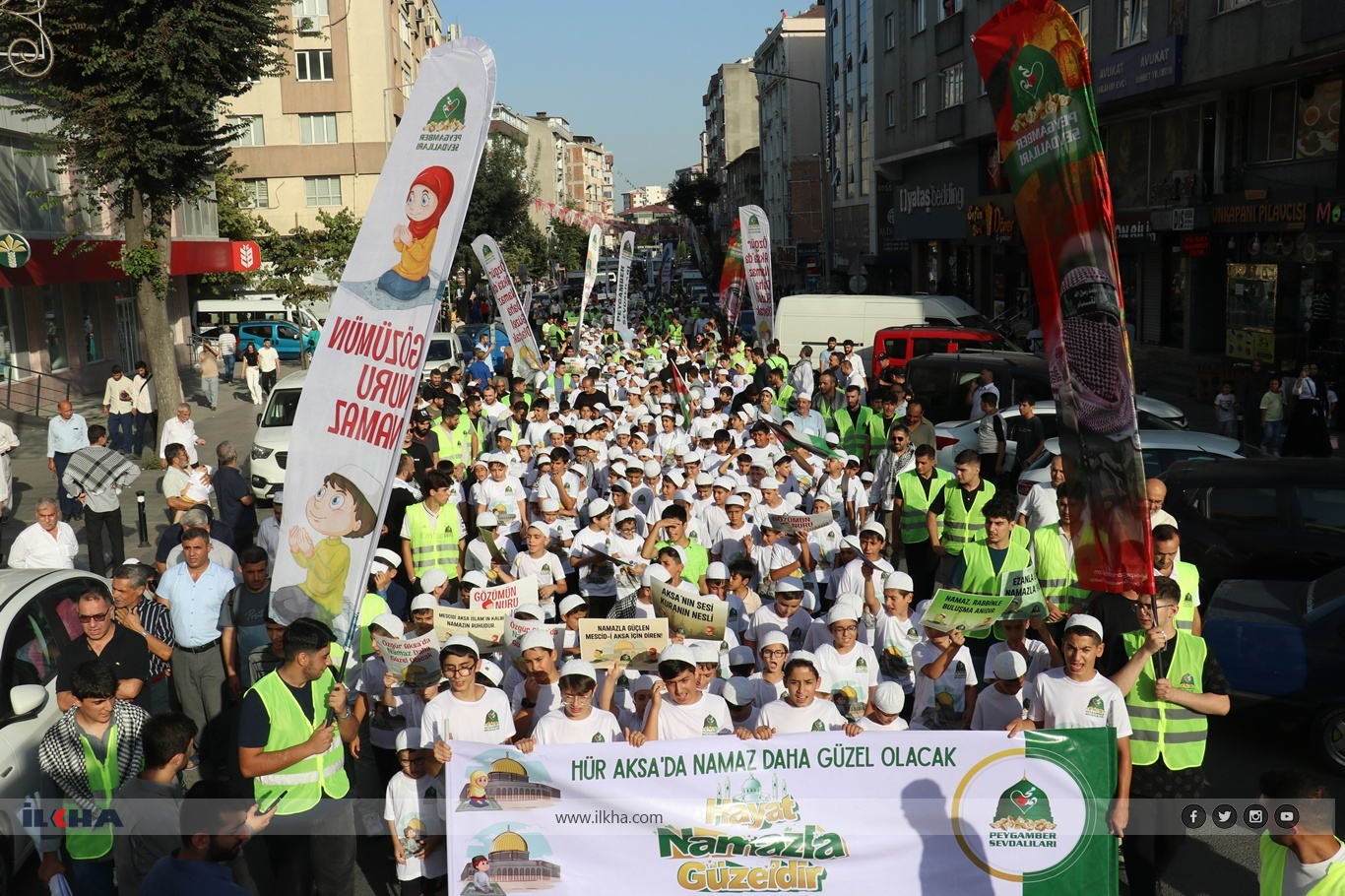 مئات الأطفال يشاركون في إسطنبول ببرنامج "الحياة أجمل مع الصلاة"