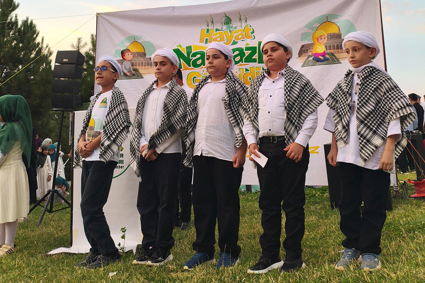 Muş'ta "Hayat Namazla Güzeldir" coşkusu: Yüzlerce çocuk ve veli bir araya geldi