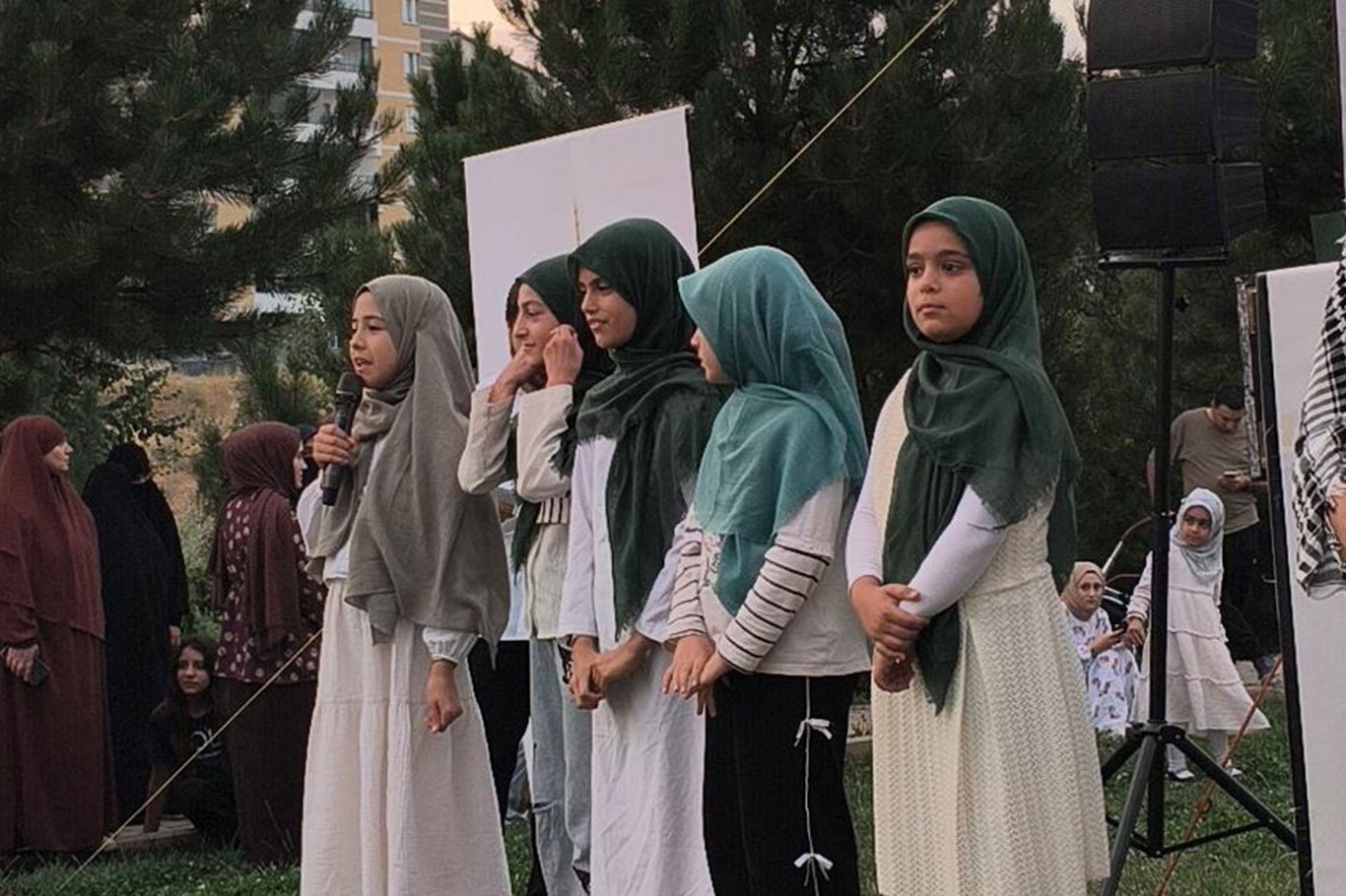 Muş'ta "Hayat Namazla Güzeldir" coşkusu: Yüzlerce çocuk ve veli bir araya geldi