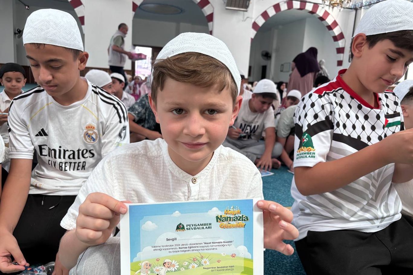 Siirt’te yüzlerce çocuk yaz tatillerini ekran başında değil Kur’an ve namaz öğrenerek değerlendirdi