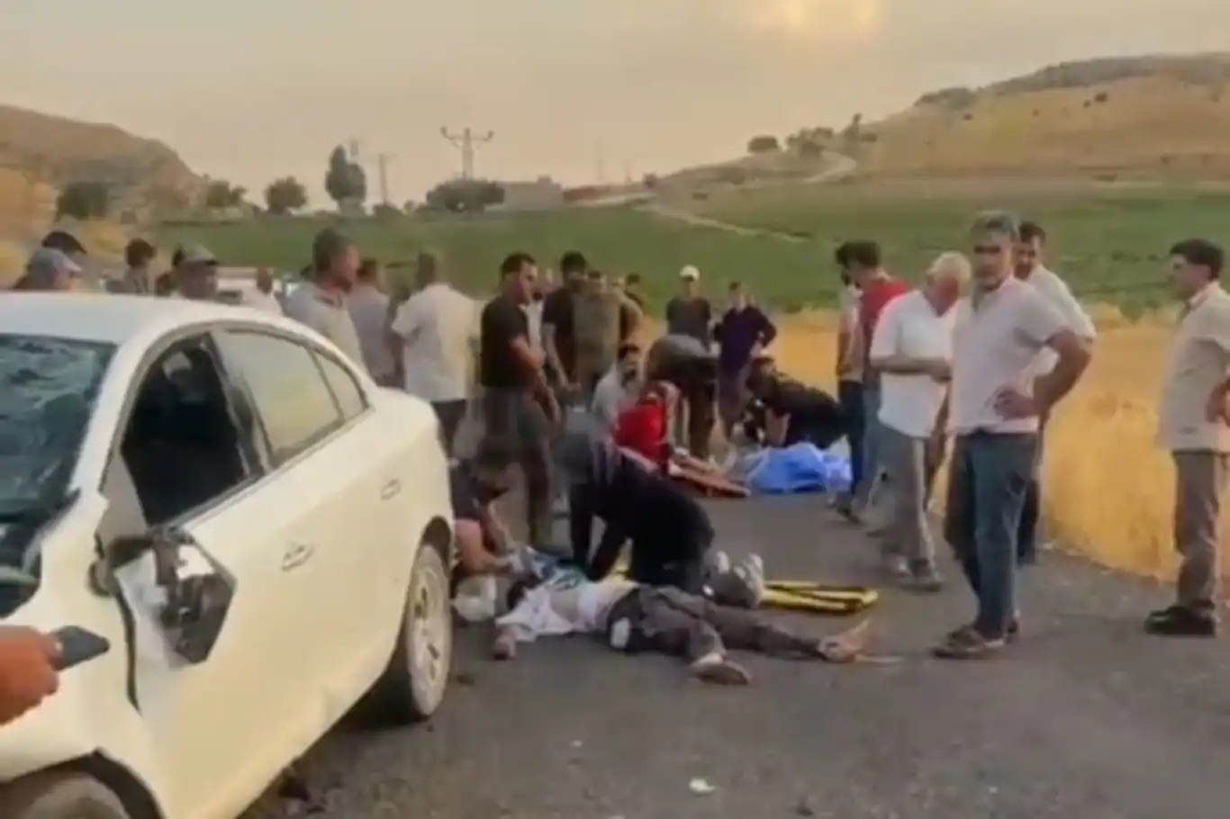 Li Mêrdînê wesayîtek û motorsîkletê li hev qelibîn: 2 kes mirin