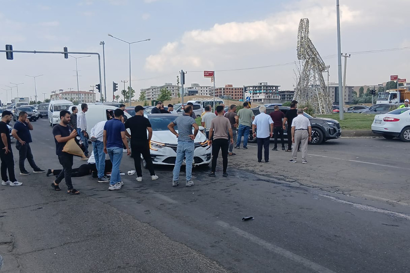 Batman'da otomobil ile motosiklet çarpıştı: 2 yaralı