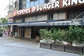 Boykot duyarlılığı sonuç verdi: İzmir'de boykot edilen Burger King şubesi kapandı
