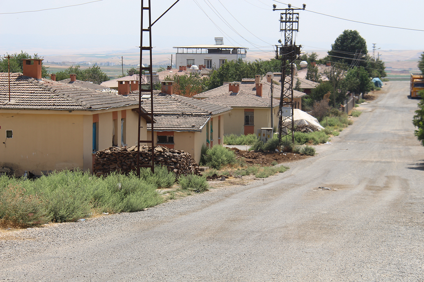 Çeltikli Mahallesinde yıllardır değişmeyen sorun: Yol ve temizlik