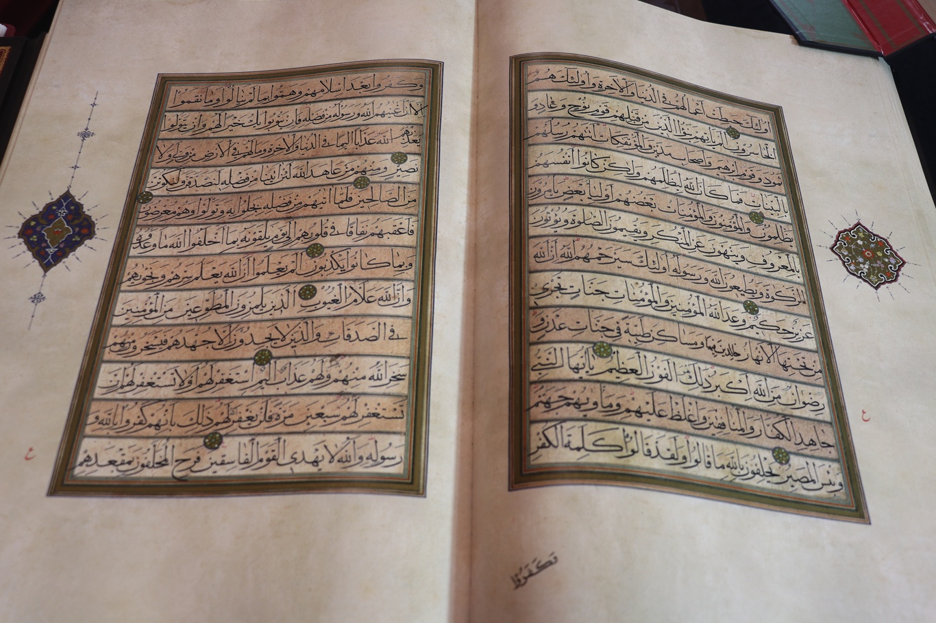 Uluslararası Arapça Kitap Fuarı'nda "Altın Harfler" sergisi