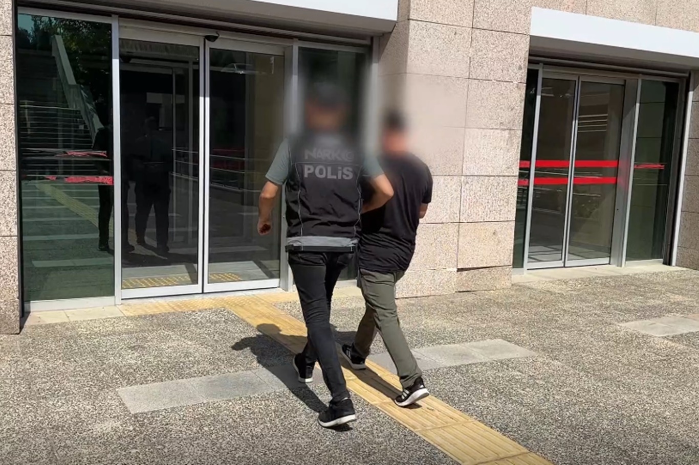 Batman'da uyuşturucu operasyonlarında 5 şüpheli tutuklandı