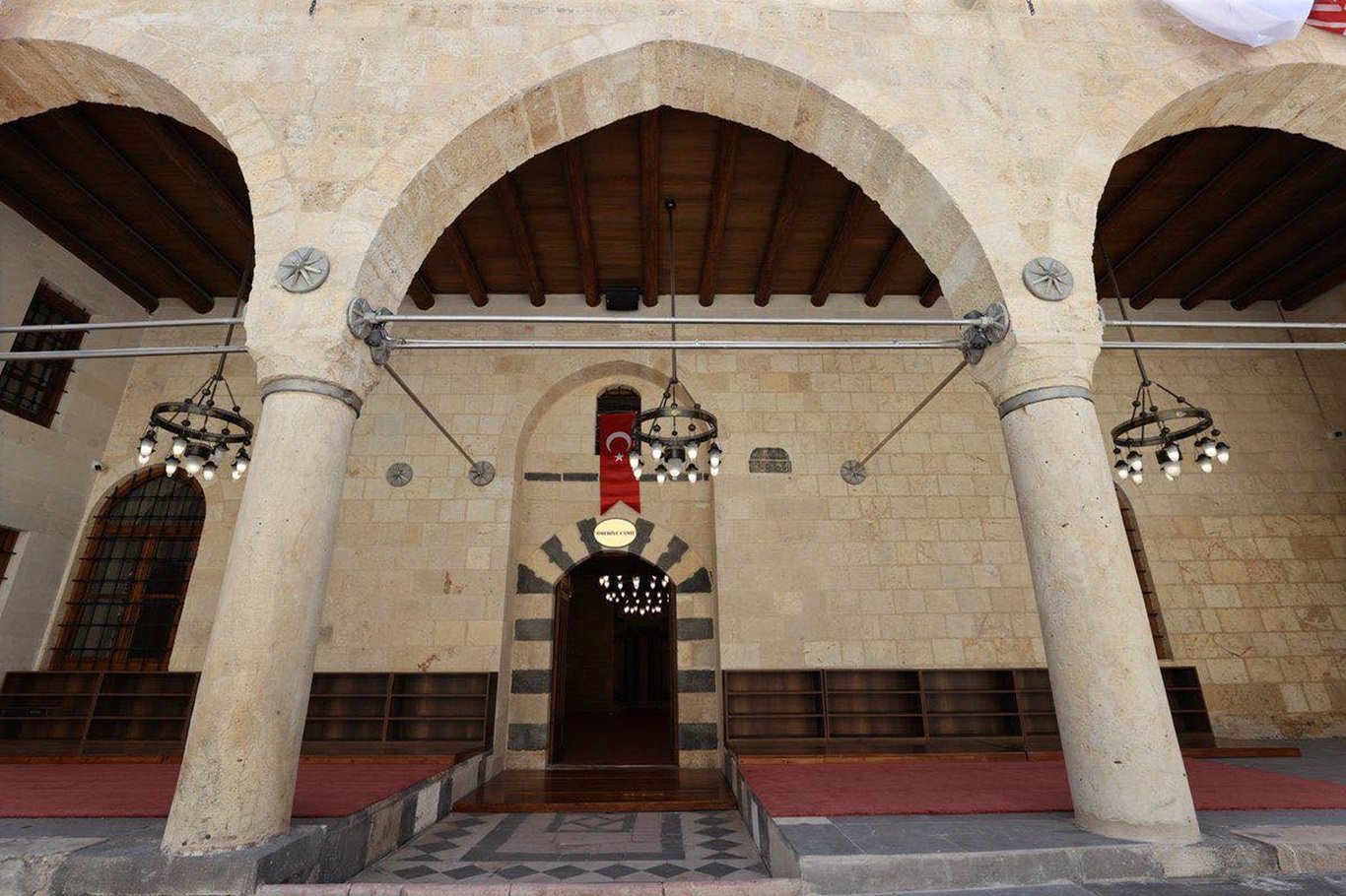 Gaziantep'in tarihi camii minarelerinden 17 mermi çıktı