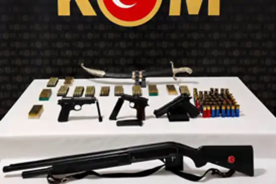 Bayburt’ta kaçakçılık operasyonunda silah ve 665 fişek ele geçirildi