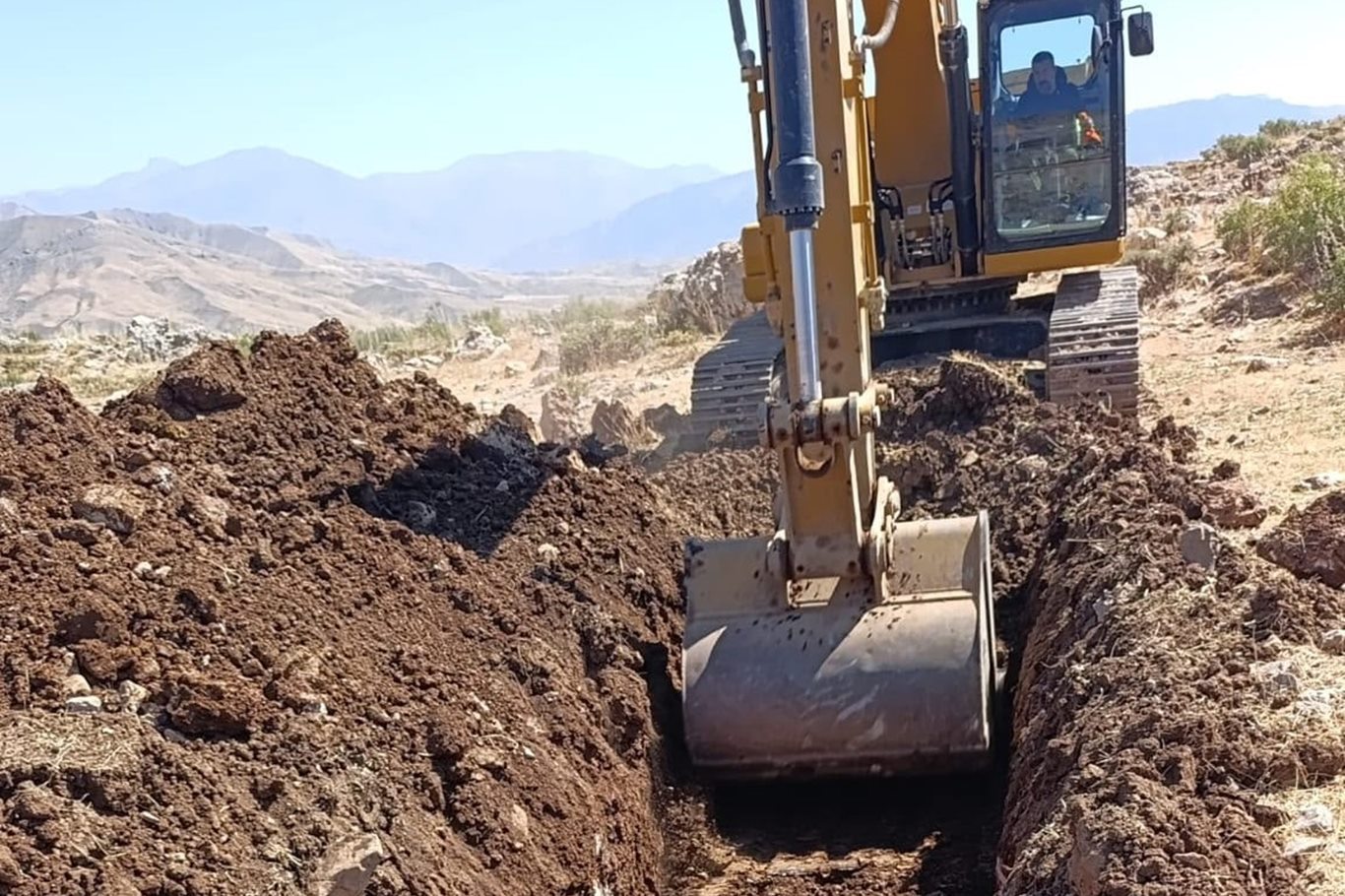 Pervari Doğan köyüne 18 kilometrelik içme suyu hattı yapılıyor