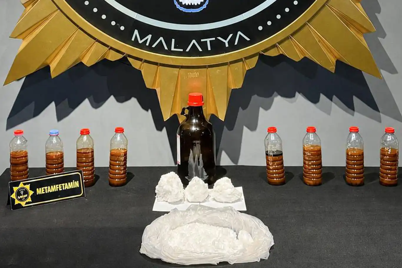 Malatya'da 4 kilo 875 gram metamfetamin ele geçirildi