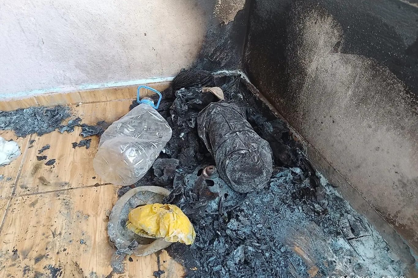 Siirt’te 5. kattaki dairenin balkonunda piknik tüpü patladı
