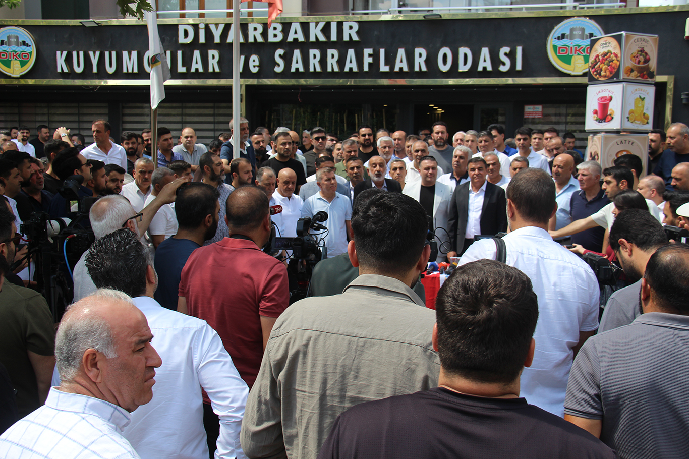 Diyarbakır kuyumcularından silahlı saldırıya tepki