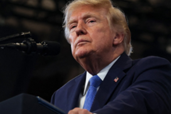 Trump tehdîdên nû li ser Tengava Hurmuzê dixwe: Em ê Ummanê bombebaran bikin