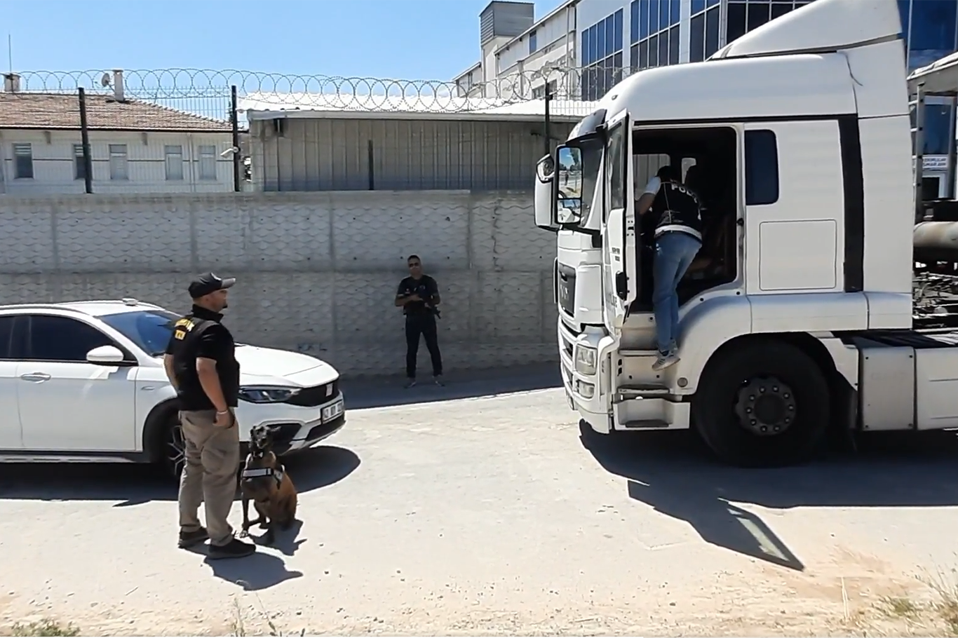 Konya’da 124 bin 376 sentetik ecza ele geçirildi: 3 şüpheli tutuklandı