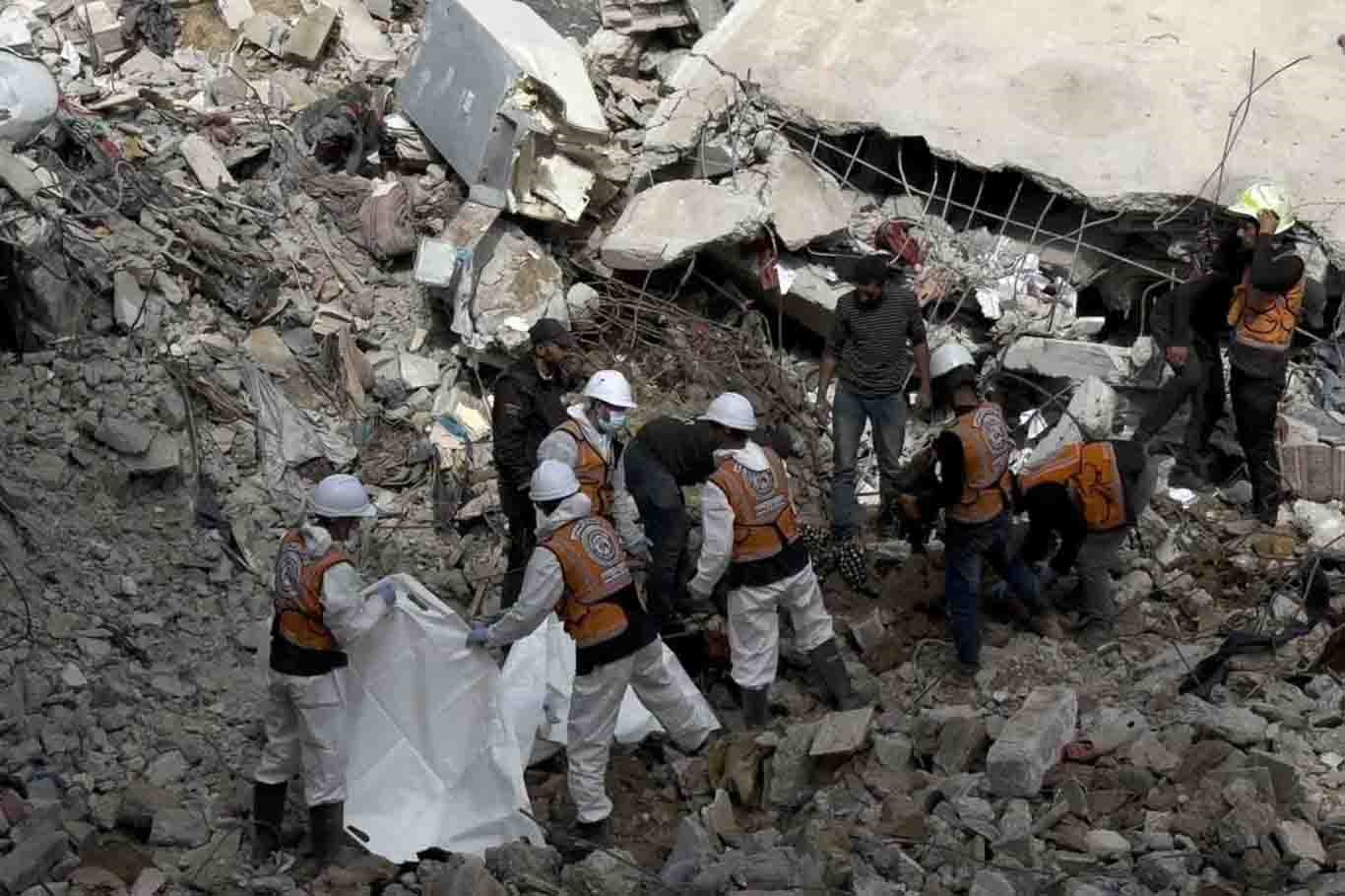 پیکر ۱۱۲ شهید در غزه از زیر آوار بیرون آورده شد