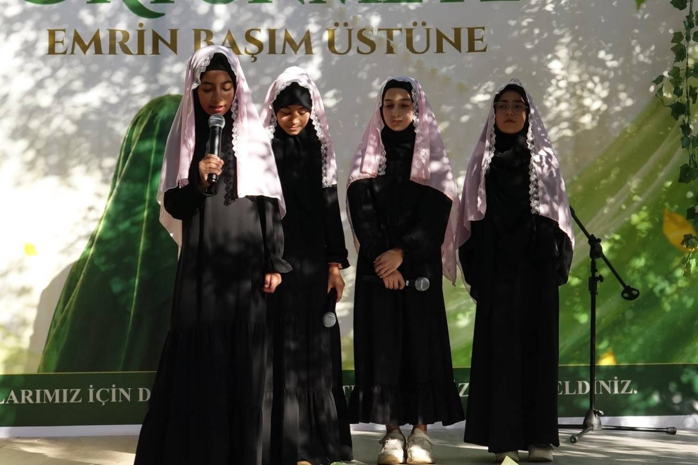 Mardin'de "Niyet Ettim Örtünmeye, Emrin Başım Üstüne" programı düzenledi