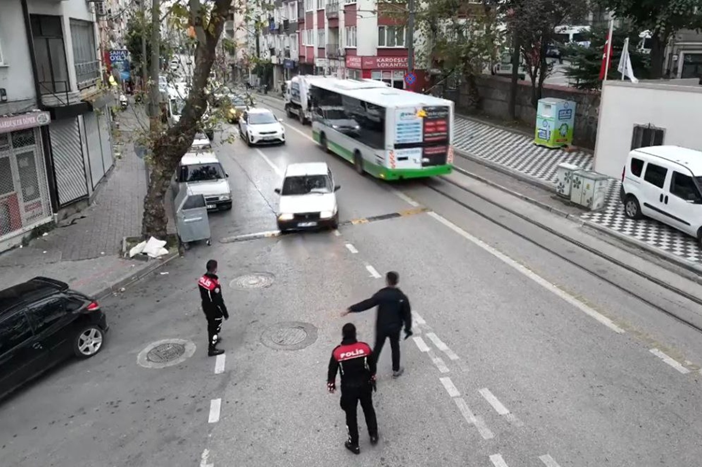 Bursa’da huzur denetiminde 8 aranan şüpheli yakalandı