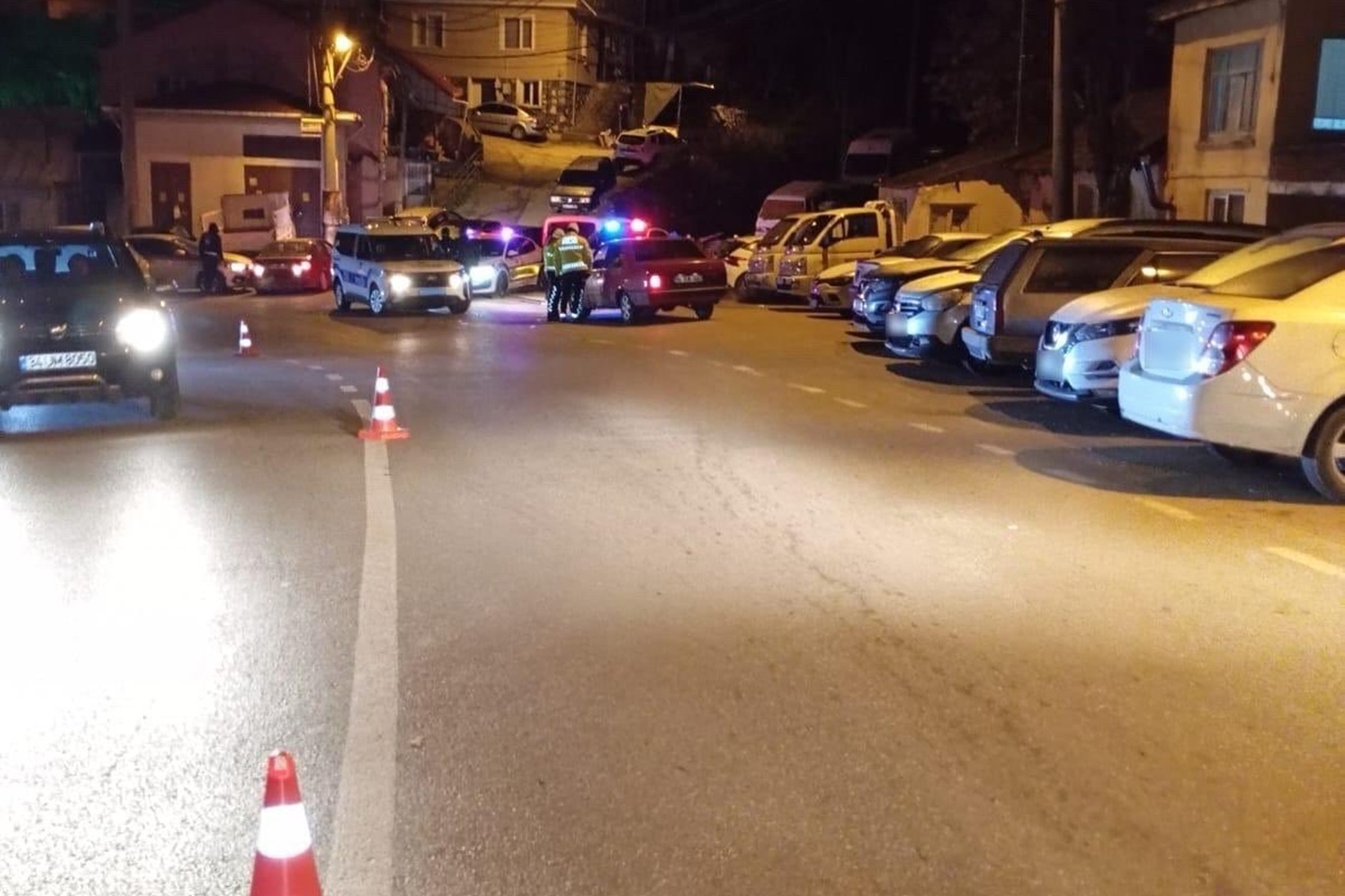 Bursa’da huzur denetimi: 8 aranan şüpheli yakalandı