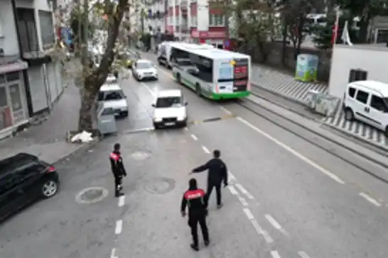 Bursa’da huzur denetiminde 8 aranan şüpheli yakalandı