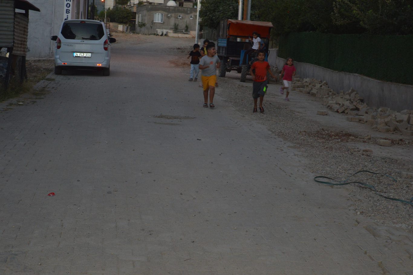 Şavuran Mahallesi’nde çocukların kullandığı park bakımsızlığıyla dikkat çekiyor