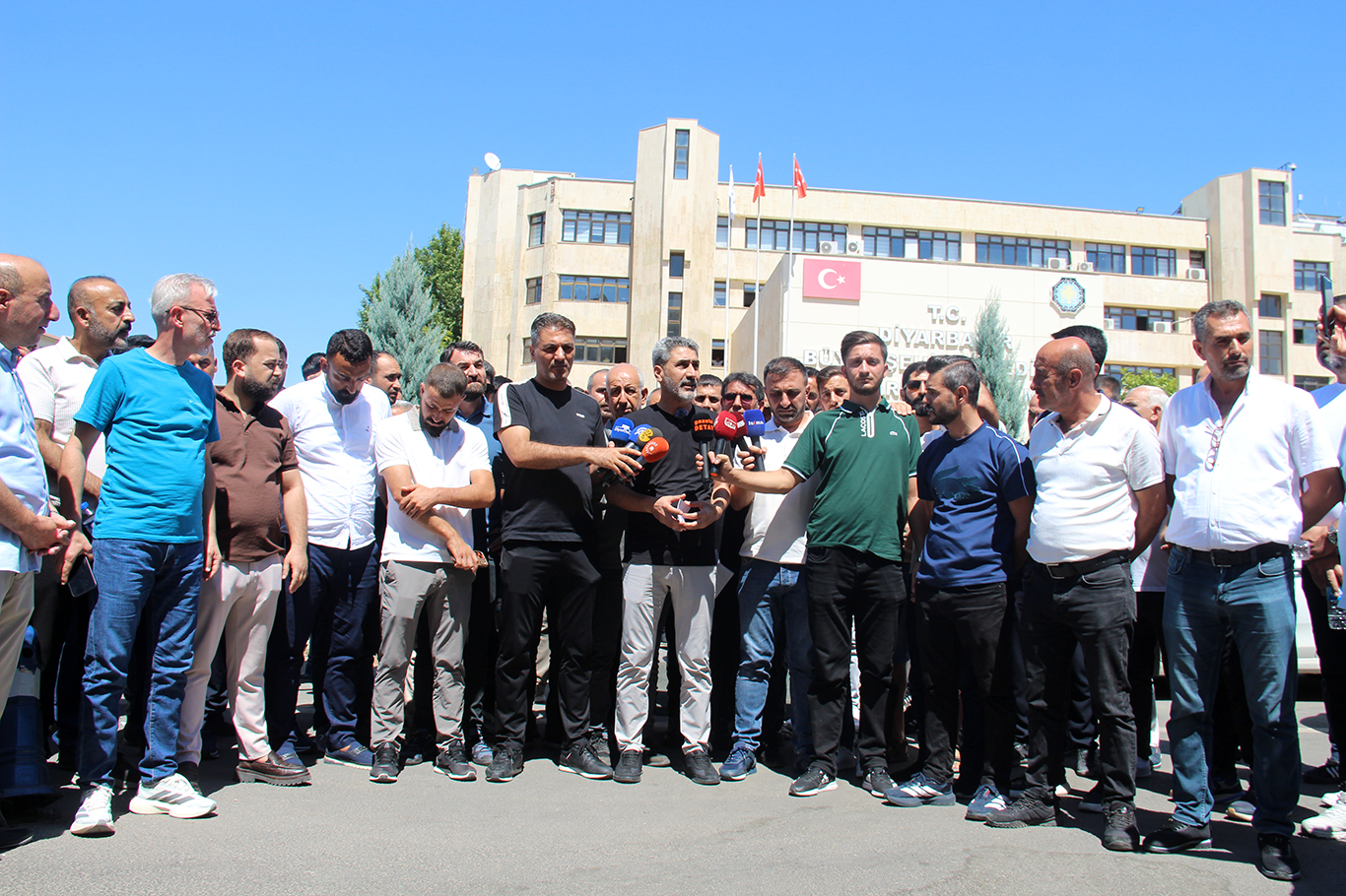 Diyarbakır Servisçiler Odası: Rayiç ücret mağduriyeti çözülmezse kontak kapatacağız