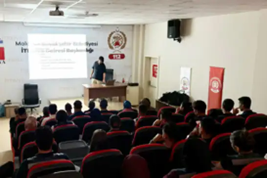 İtfaiye sualtı dalış ekibine dalgıç sağlığı ve güvenli dalış eğitimi