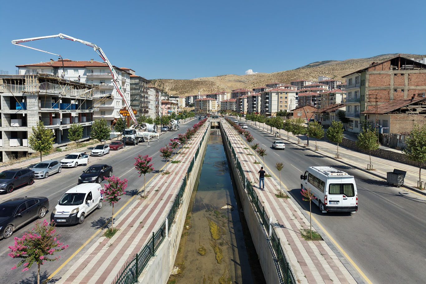Büyükşehir Belediyesinden yeşil alan ve peyzaj çalışması