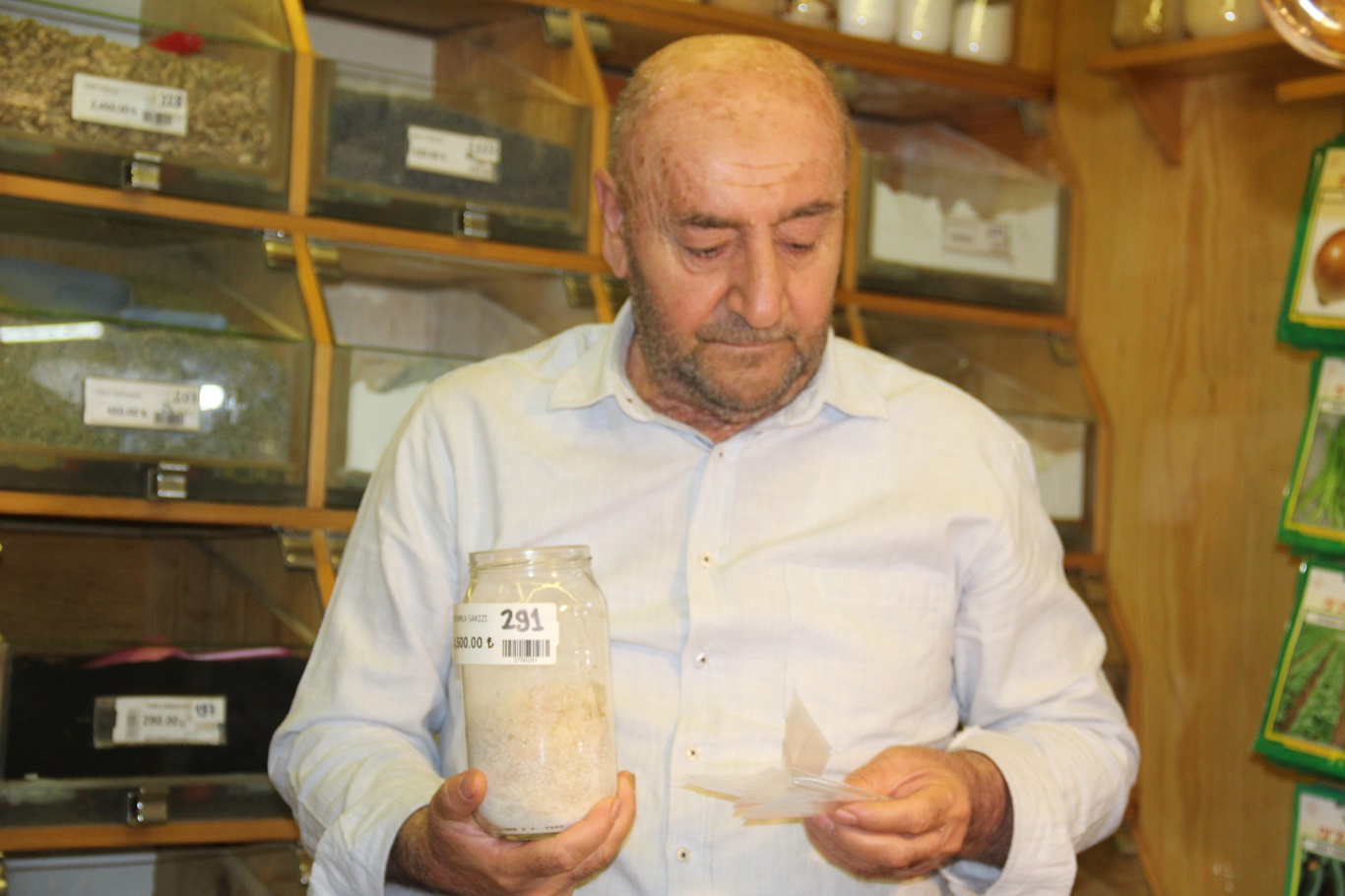 Gramı 245 liradan satılıyor: Damla sakızı mide rahatsızlıkları için tercih ediliyor